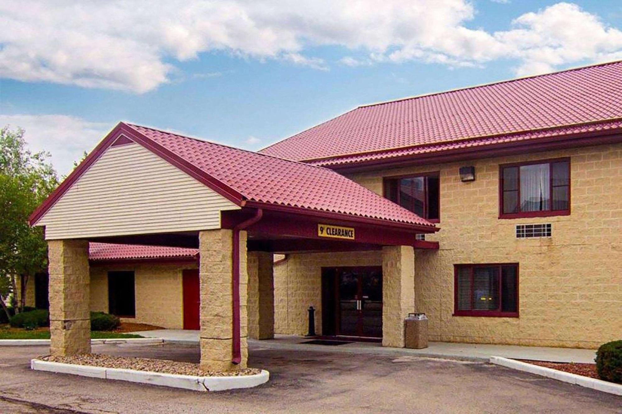 Super 8 By Wyndham Sturtevant Racine Exterior foto
